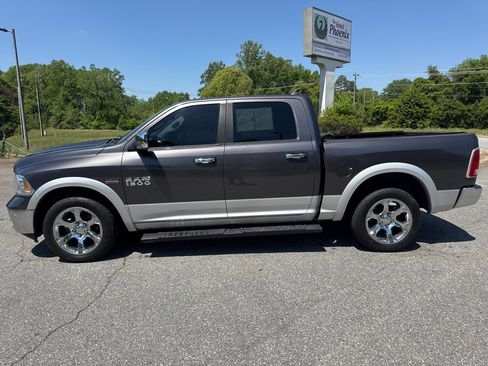 Used 2015 RAM 1500 Laramie w/ Convenience Group AWD/4WD image 2