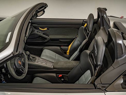 Certified 2025 Porsche 718 Boxster Spyder RS image 26