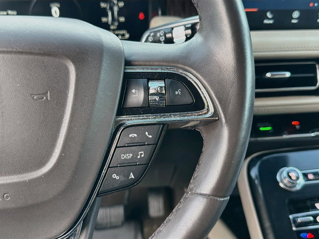 Used 2023 Lincoln Nautilus Reserve AWD/4WD image 13
