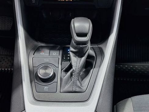 Certified 2022 Toyota RAV4 LE AWD/4WD image 14