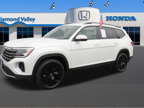 Used 2026 Volkswagen Atlas SE AWD/4WD image 3