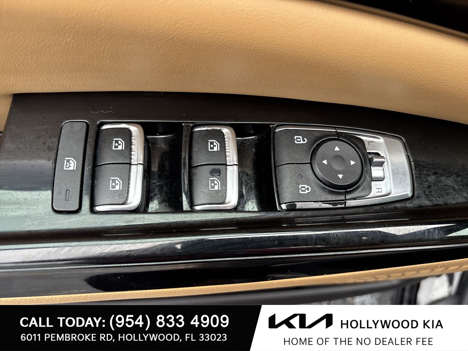 Used 2022 Kia Carnival EX FWD image 15