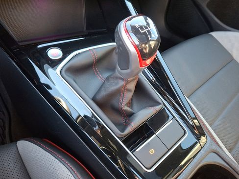 Used 2024 Volkswagen GTI SE image 15