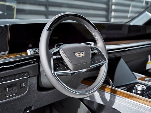 Used 2026 Cadillac Escalade Platinum Sport w/ LPO, Floor Liner Package image 39