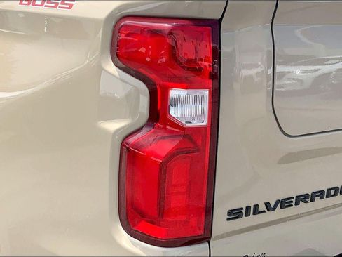 Used 2022 Chevrolet Silverado 1500 LT Trail Boss w/ LPO, Dark Essentials Package AWD/4WD image 26