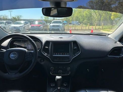 Used 2020 Jeep Cherokee Trailhawk image 26