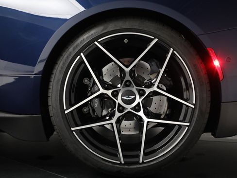 New 2025 Aston Martin Vanquish image 41