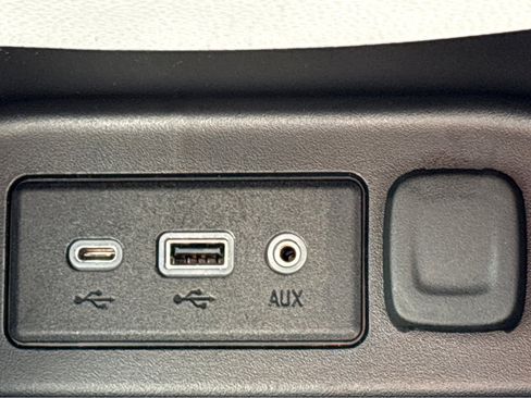 Used 2024 Chevrolet Equinox LS w/ LS Convenience Package image 29