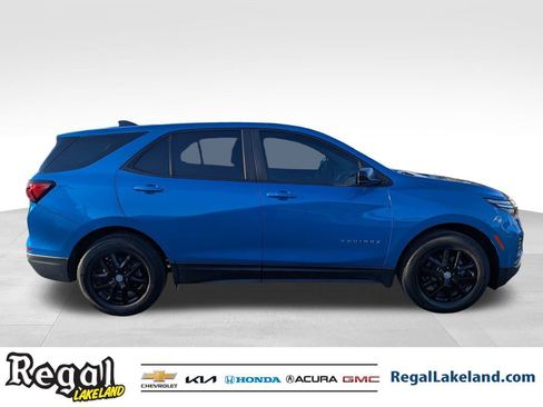 Used 2024 Chevrolet Equinox LS w/ LS Convenience Package image 3