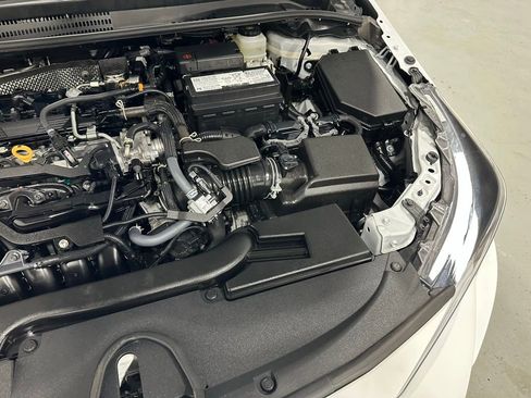 Used 2025 Toyota Corolla LE image 65