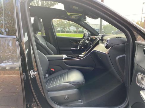 Used 2025 Mercedes-Benz GLC 300 image 12