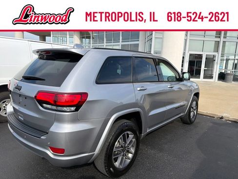 Used 2021 Jeep Grand Cherokee Laredo X AWD/4WD image 5