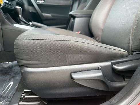 Used 2017 Toyota Corolla LE image 13