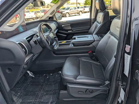 Used 2025 Ford Expedition Max Platinum AWD/4WD image 2
