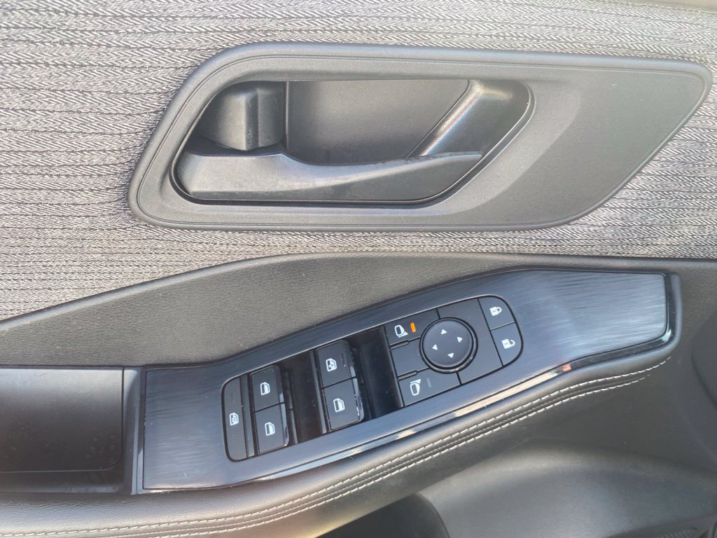 Used 2021 Nissan Rogue S FWD image 19