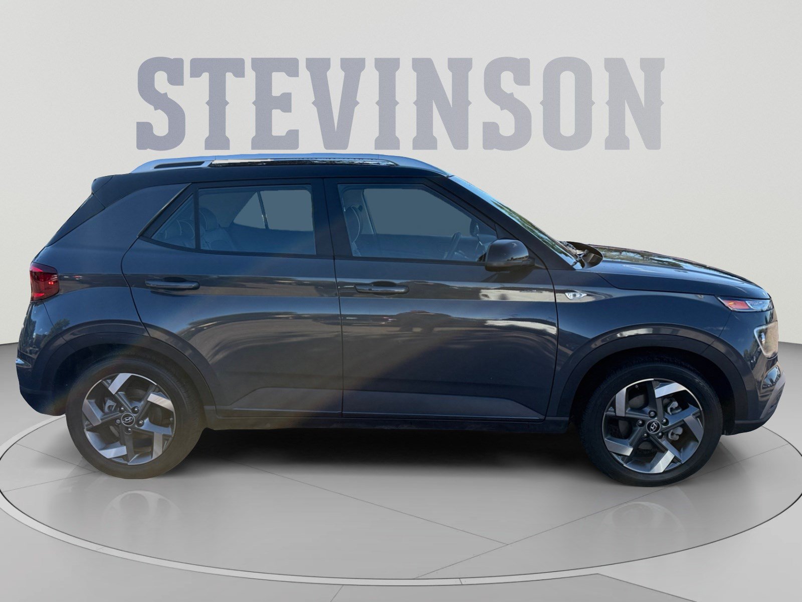 Used 2024 Hyundai Venue Limited FWD image 6