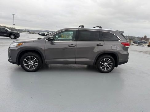 Certified 2017 Toyota Highlander XLE image 7