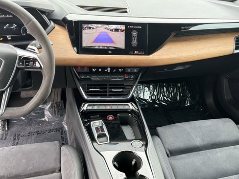 Used 2023 Audi e-tron GT Premium Plus image 29