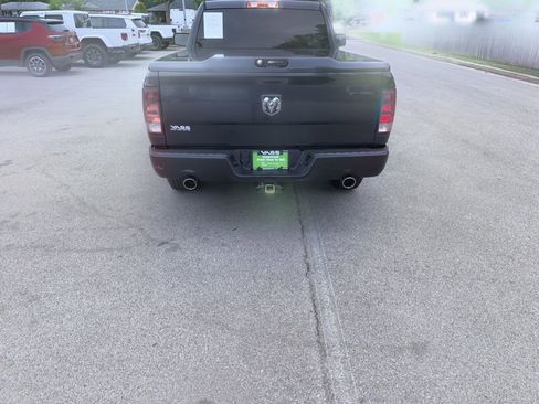 Used 2017 RAM 1500 Express RWD image 4