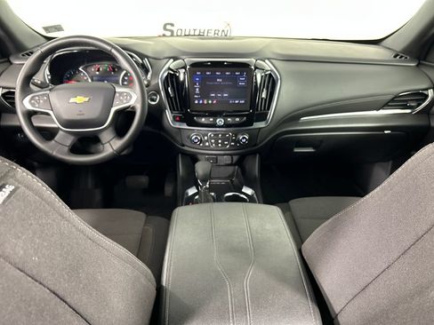 Used 2023 Chevrolet Traverse LT FWD image 19