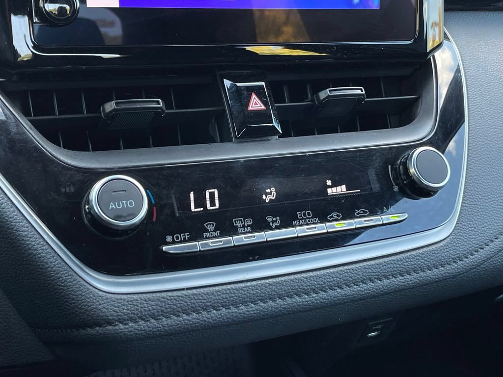 Used 2025 Toyota Corolla SE FWD image 18