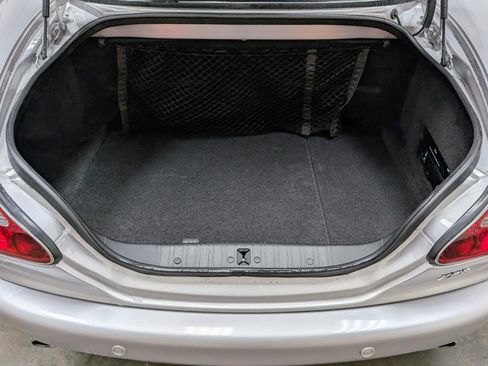 Used 2001 Jaguar XKR Convertible image 25