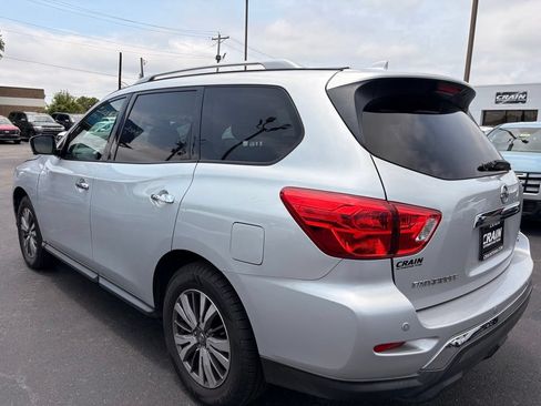 Used 2019 Nissan Pathfinder SL AWD/4WD image 5