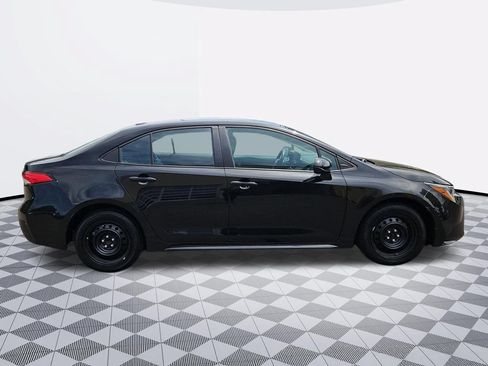 Used 2022 Toyota Corolla LE FWD image 7