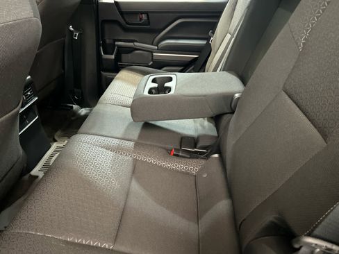 Used 2025 Toyota 4Runner SR5 AWD/4WD image 5