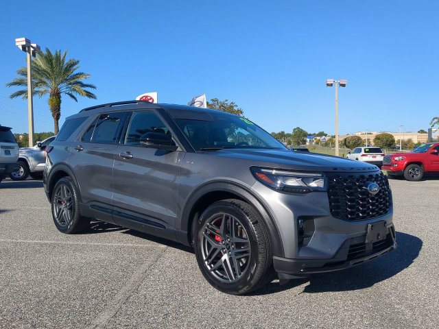 Used 2025 Ford Explorer ST-Line w/ Premium Package RWD image 2