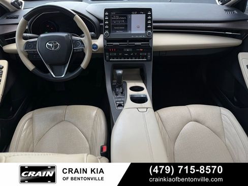 Used 2019 Toyota Avalon Limited image 28