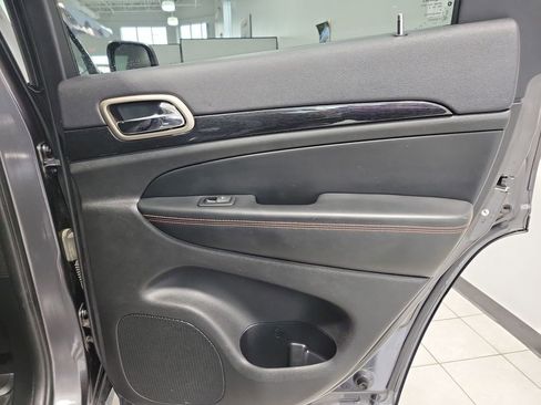 Used 2016 Jeep Grand Cherokee Laredo 75th Anniversary image 17