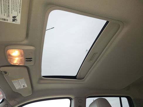 Used 2011 Chevrolet HHR LT image 16