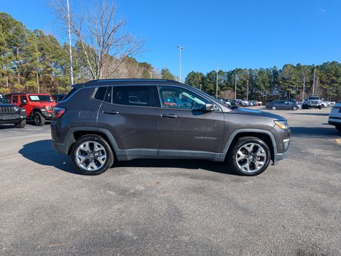 Used 2019 Jeep Compass Limited image 4