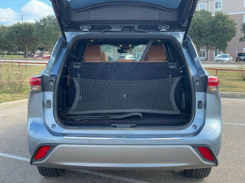 Used 2022 Toyota Highlander Platinum image 8