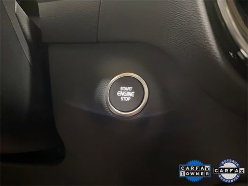 Used 2025 Volvo XC40 B5 Plus image 43