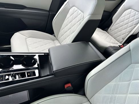 New 2026 Volkswagen Atlas Cross Sport SEL Premium R-Line image 21