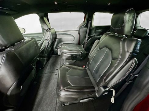 Used 2025 Chrysler Pacifica Select FWD image 30