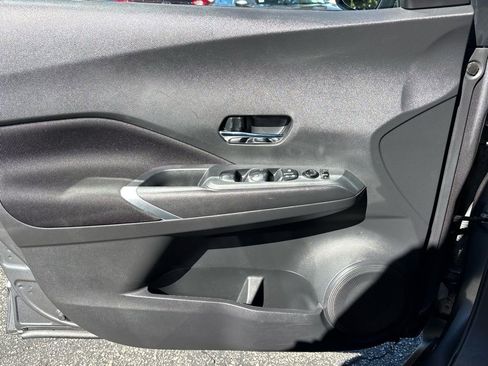 Used 2021 Nissan Kicks SV image 15