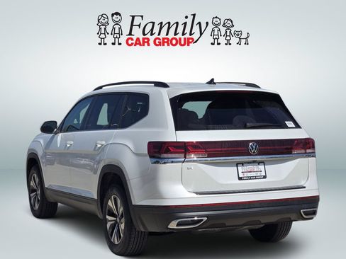New 2026 Volkswagen Atlas SE FWD image 2