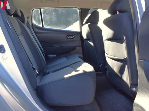 Used 2022 Nissan Leaf S image 23