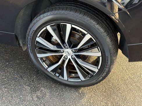 Certified 2025 Volvo XC60 B5 Plus image 8