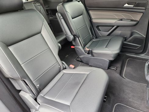 Certified 2021 Volkswagen Atlas SE image 17