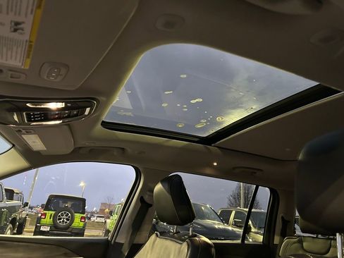 Used 2022 Jeep Grand Cherokee L Limited w/ Trailer Tow Group (B) image 23