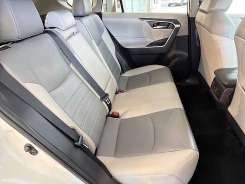 Used 2021 Toyota RAV4 XLE Premium FWD image 28
