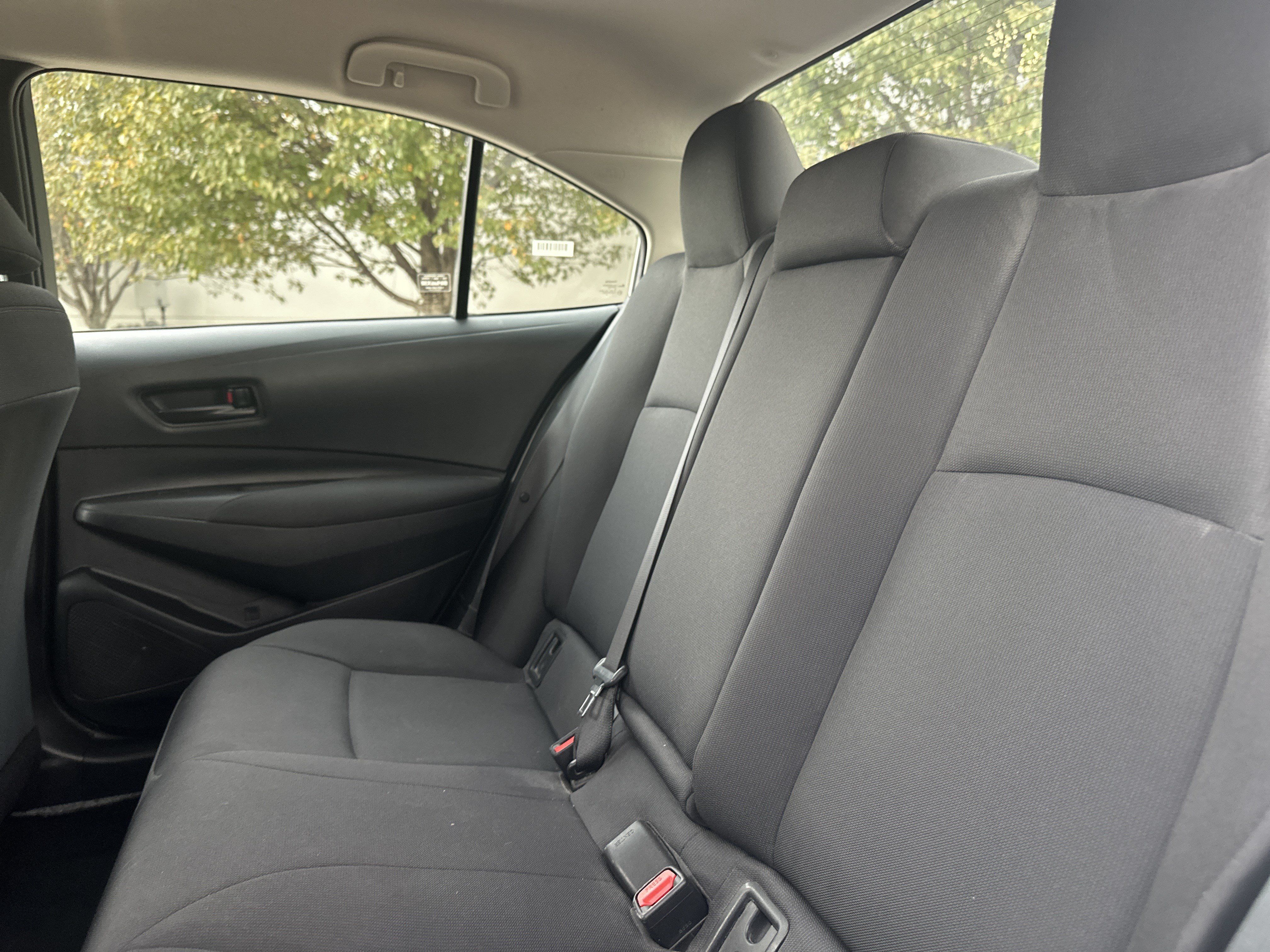 Used 2025 Toyota Corolla LE FWD image 29