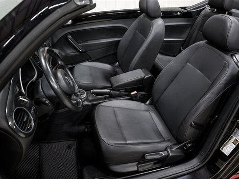 Used 2013 Volkswagen Beetle 2.0T FWD image 9
