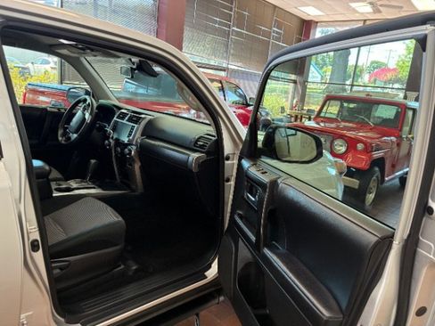Used 2023 Toyota 4Runner SR5 RWD image 31