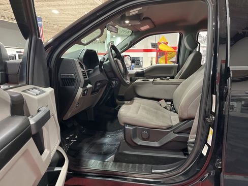 Used 2018 Ford F150 XLT AWD/4WD image 11