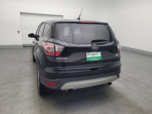 Used 2017 Ford Escape SE image 6